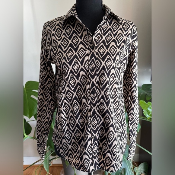 Lauren Ralph Lauren Tops - Ralph Lauren Brown Tan Geometric Print Non iron Blouse